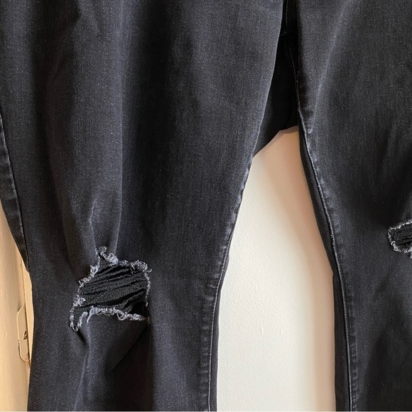 Old Navy Womens Pop Icon Skinny Mid-Rise Black Distressed Jeans Plus Size 24 - Picture 6 of 13